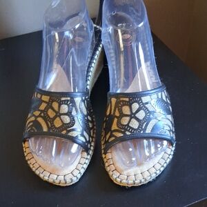 Nurture by Lamaze Black and Gold Floral Cutout Espadrille Slides